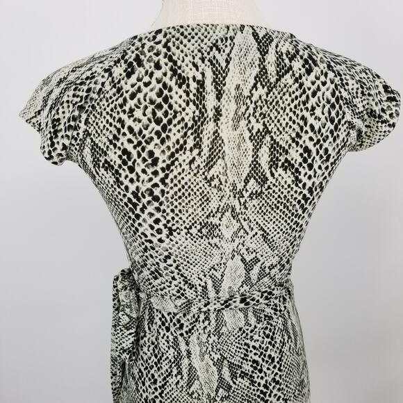 Norma Kamali Wrap Dress XS Snake Skin Sweetheart Neckline Cap Sleeve Green Cream - Picture 9 of 12